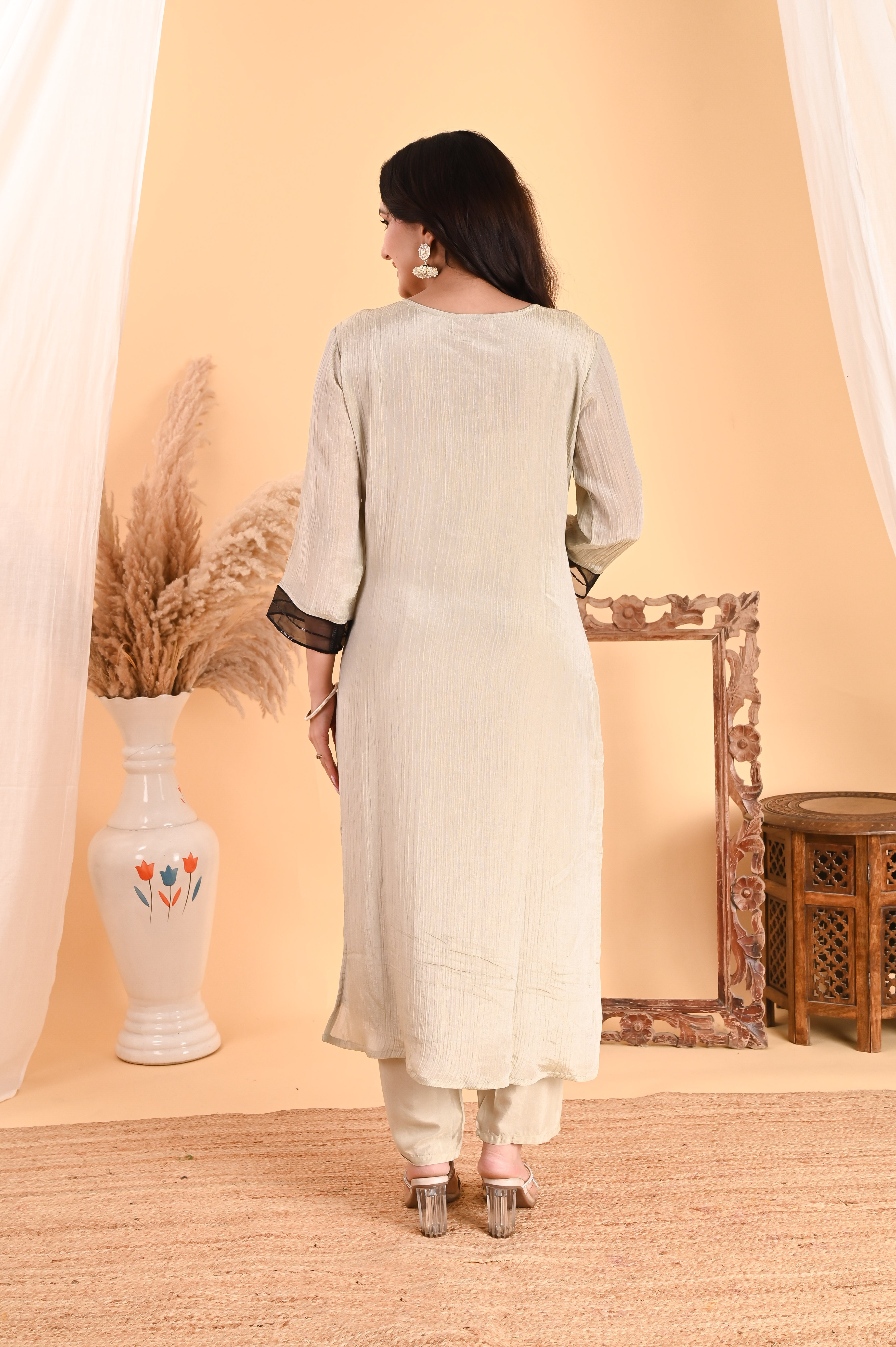 NR-112/ IVORY BEIGE FLORAL PANEL KURTA SET