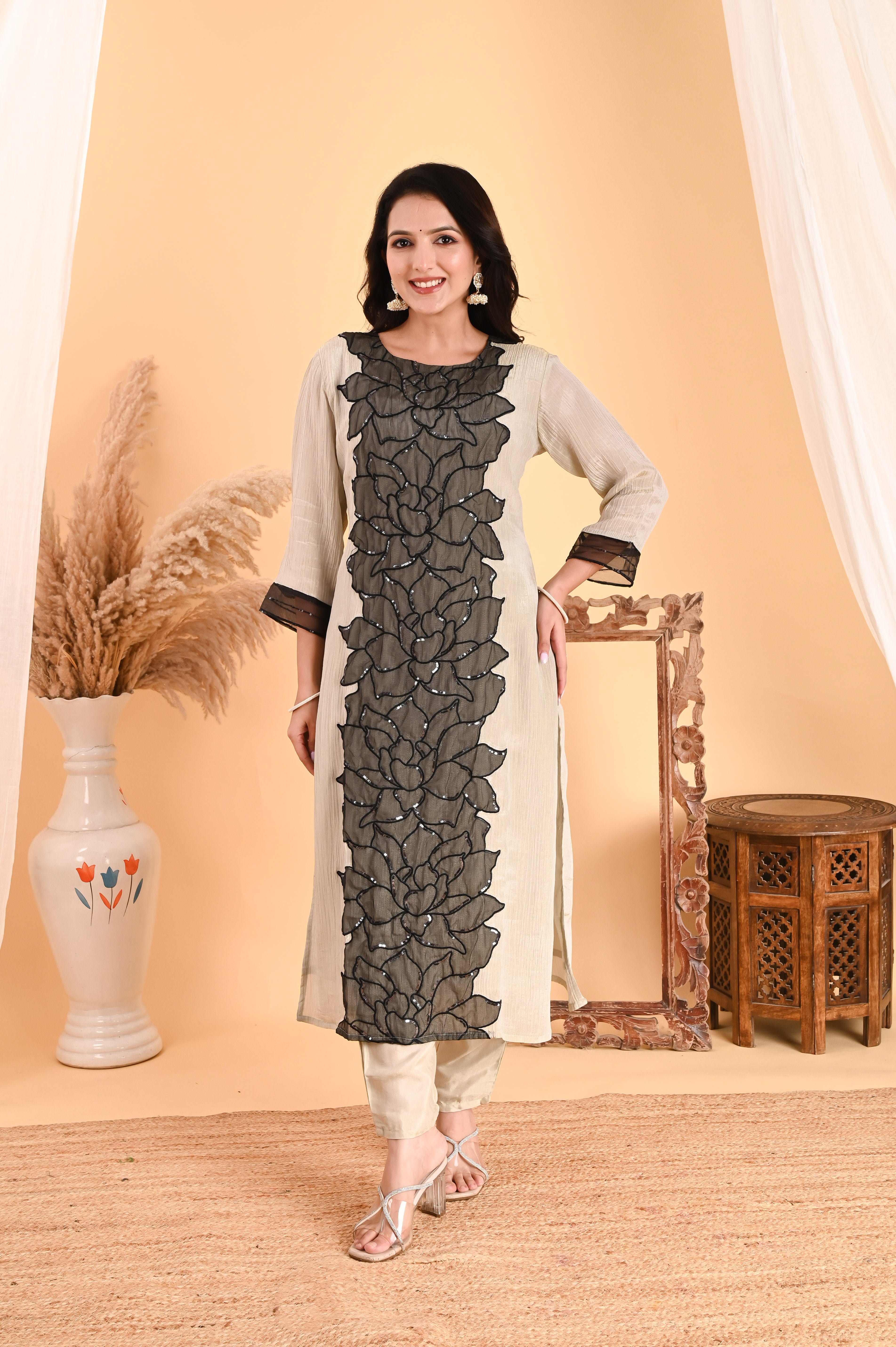 NR-112/ IVORY BEIGE FLORAL PANEL KURTA SET