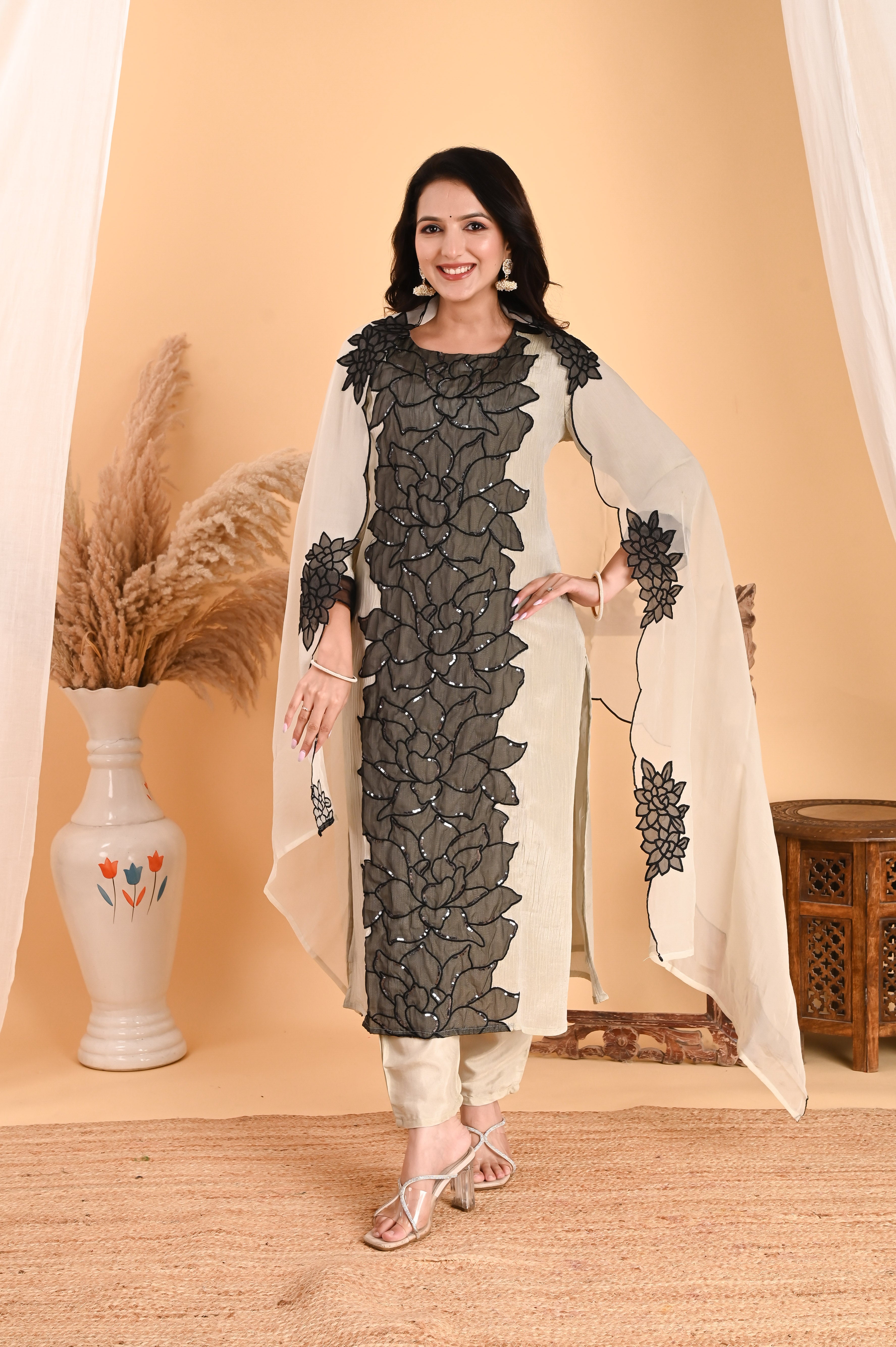 NR-112/ IVORY BEIGE FLORAL PANEL KURTA SET