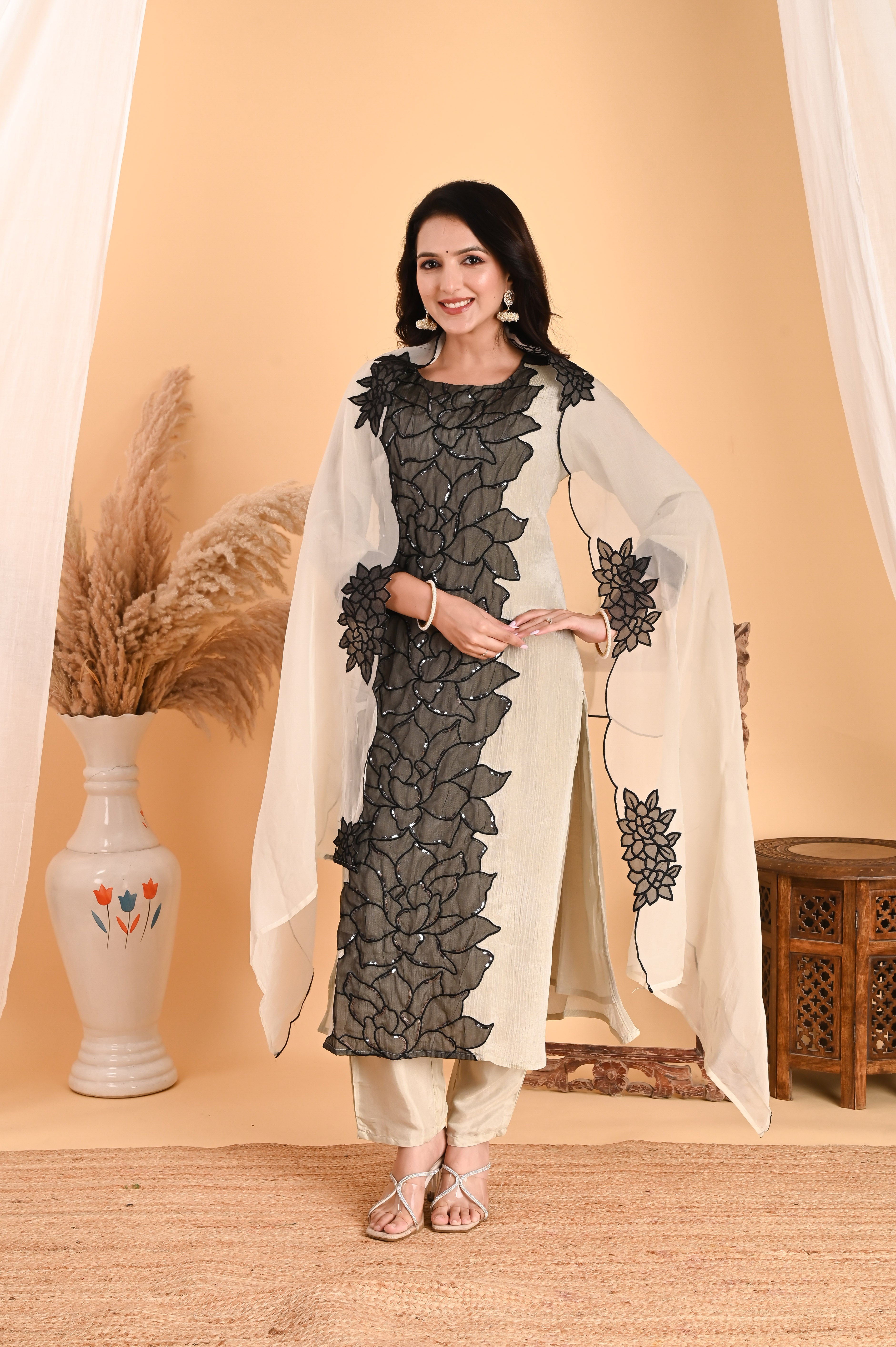 NR-112/ IVORY BEIGE FLORAL PANEL KURTA SET