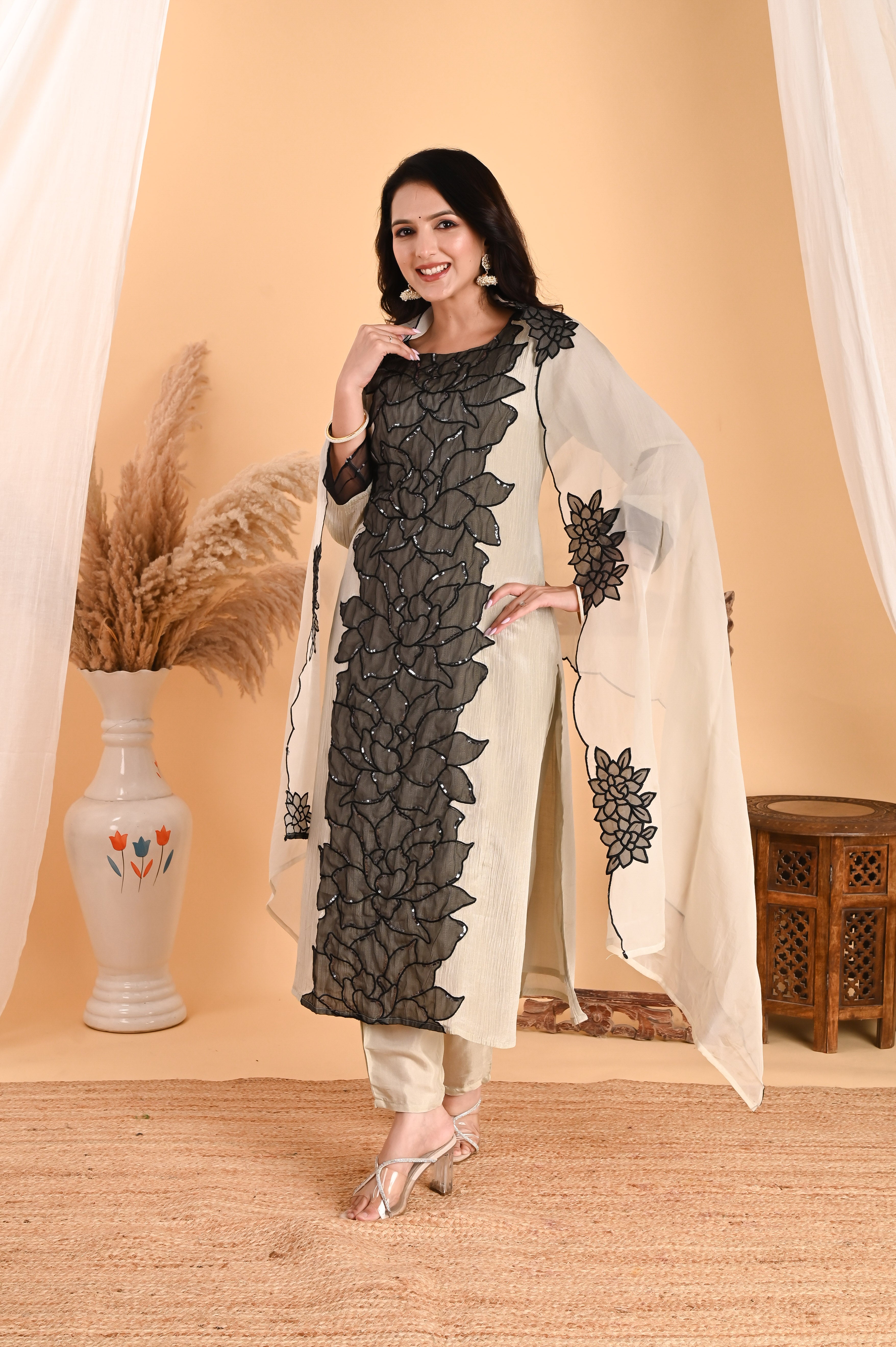 NR-112/ IVORY BEIGE FLORAL PANEL KURTA SET
