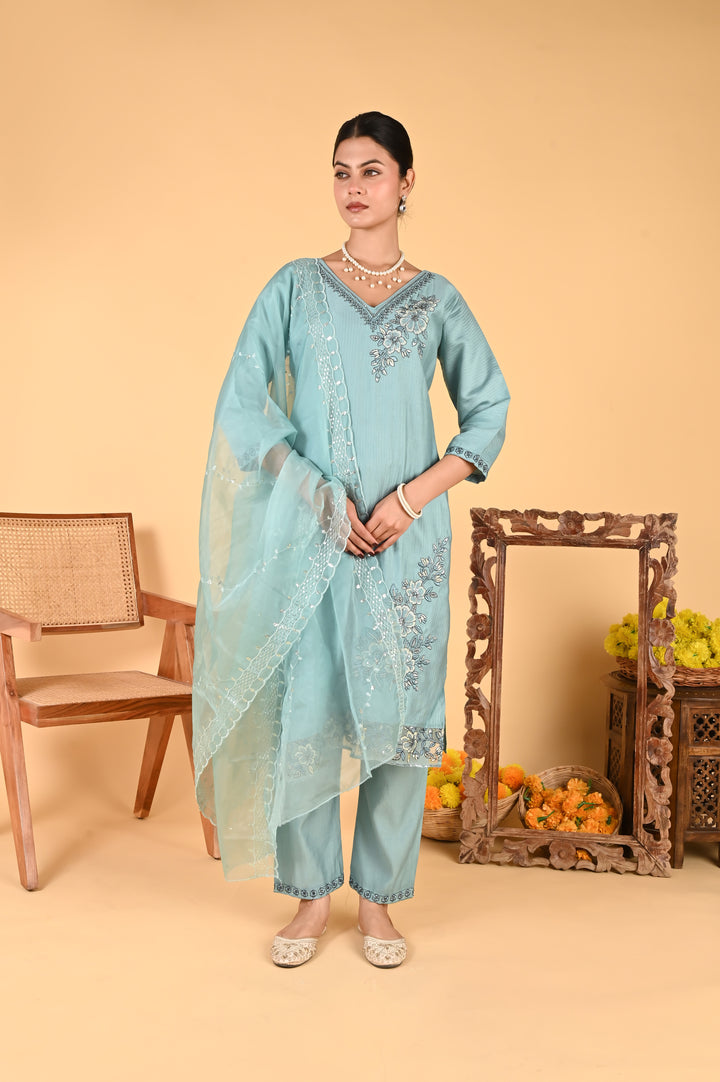 NR-121/ Elegant Floral Embroidered Kurta Set