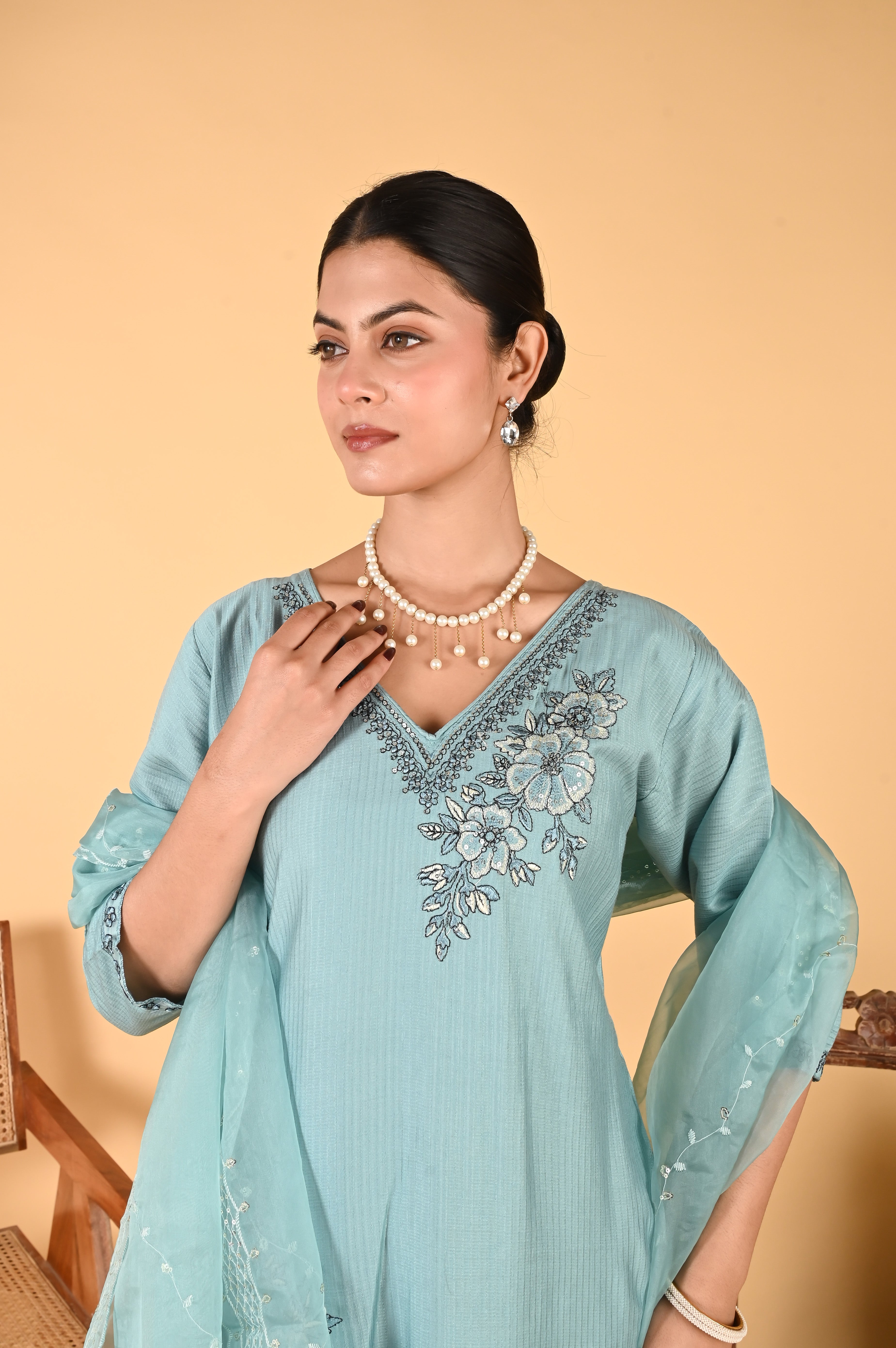 NR-121/ Elegant Floral Embroidered Kurta Set