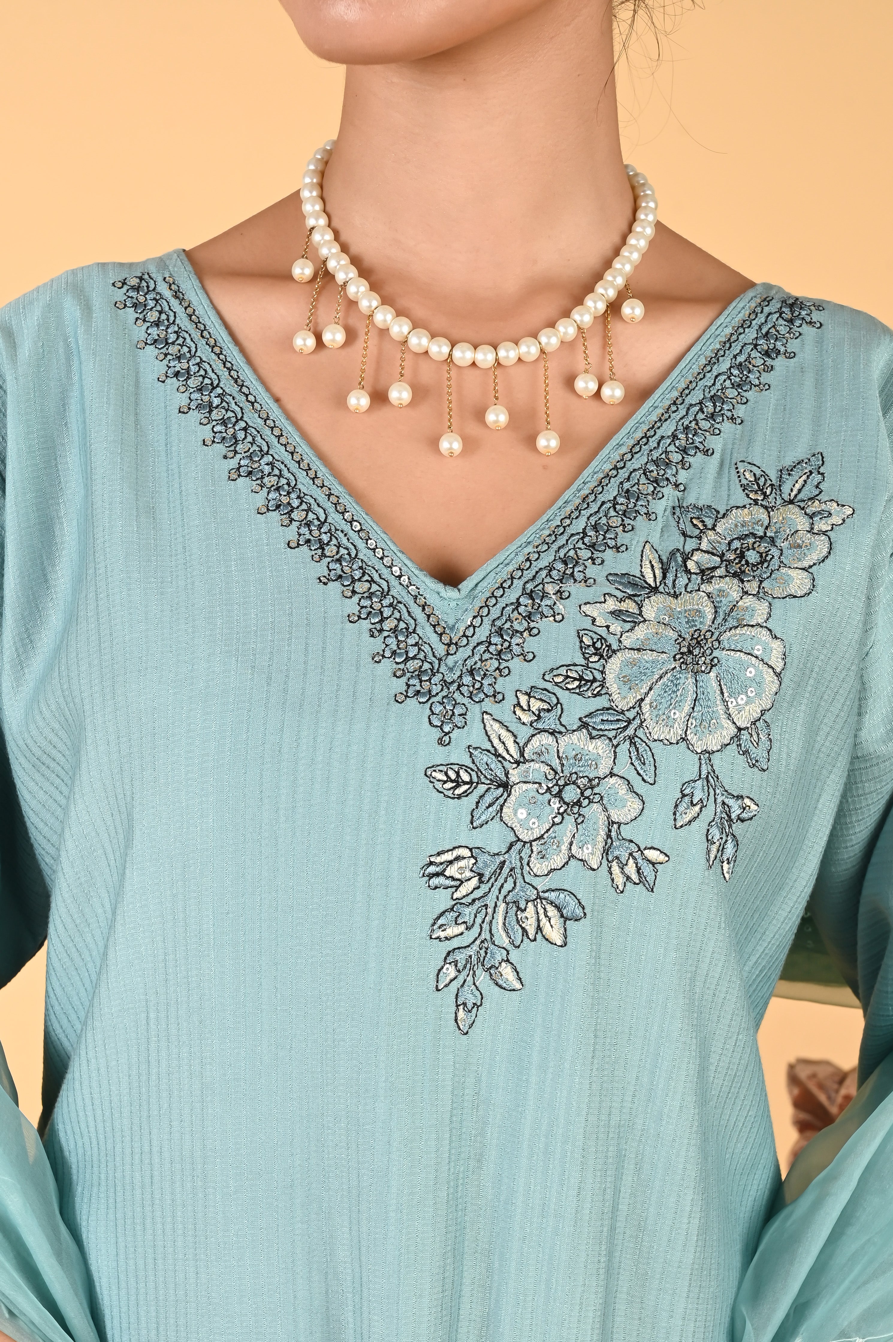 NR-121/ Elegant Floral Embroidered Kurta Set