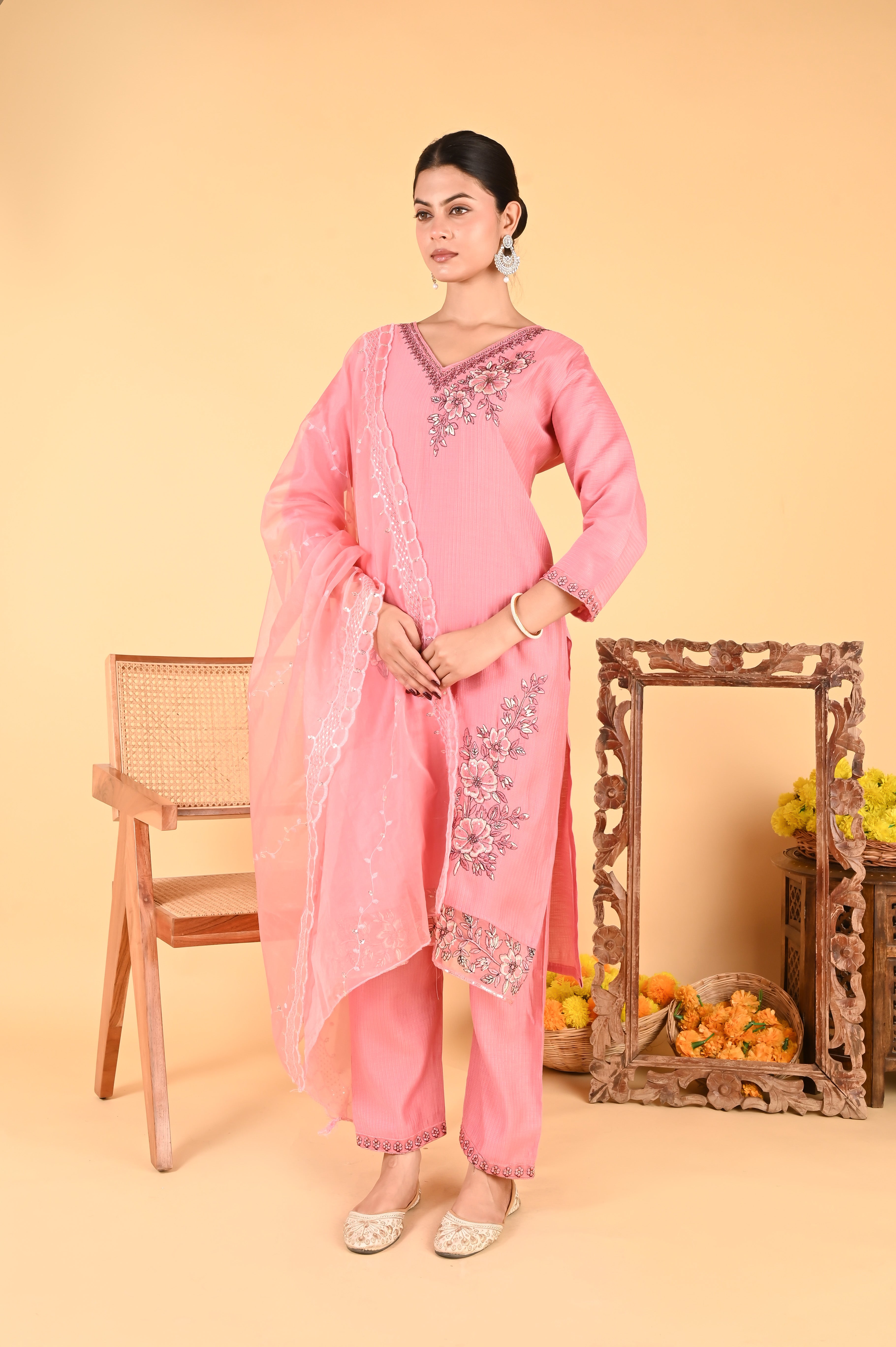NR-122/ Blush Pink Elegant Floral Embroidered Kurta Set